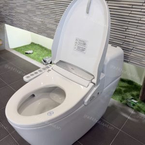 Bàn cầu một khối Dòng S400 kết hợp Nắp điện tử INAX mã AC-1032+CW-H20VN
