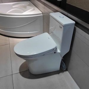 Bàn cầu một khối nắp điện tử CAESAR mã C1391F + TAF710H