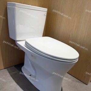 Bàn cầu hai khối nắp đóng êm ToTo mã CS735DT10