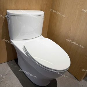 Bàn cầu hai khối nắp đóng êm ToTo mã CS767RT10