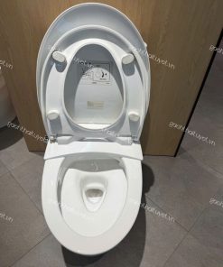 Bàn cầu hai khối nắp đóng êm ToTo mã CS838DE2