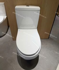 Bàn cầu hai khối nắp đóng êm ToTo mã CS948DT10