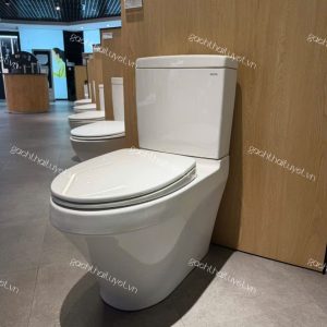 Bàn cầu hai khối nắp đóng êm ToTo mã CS948DT10
