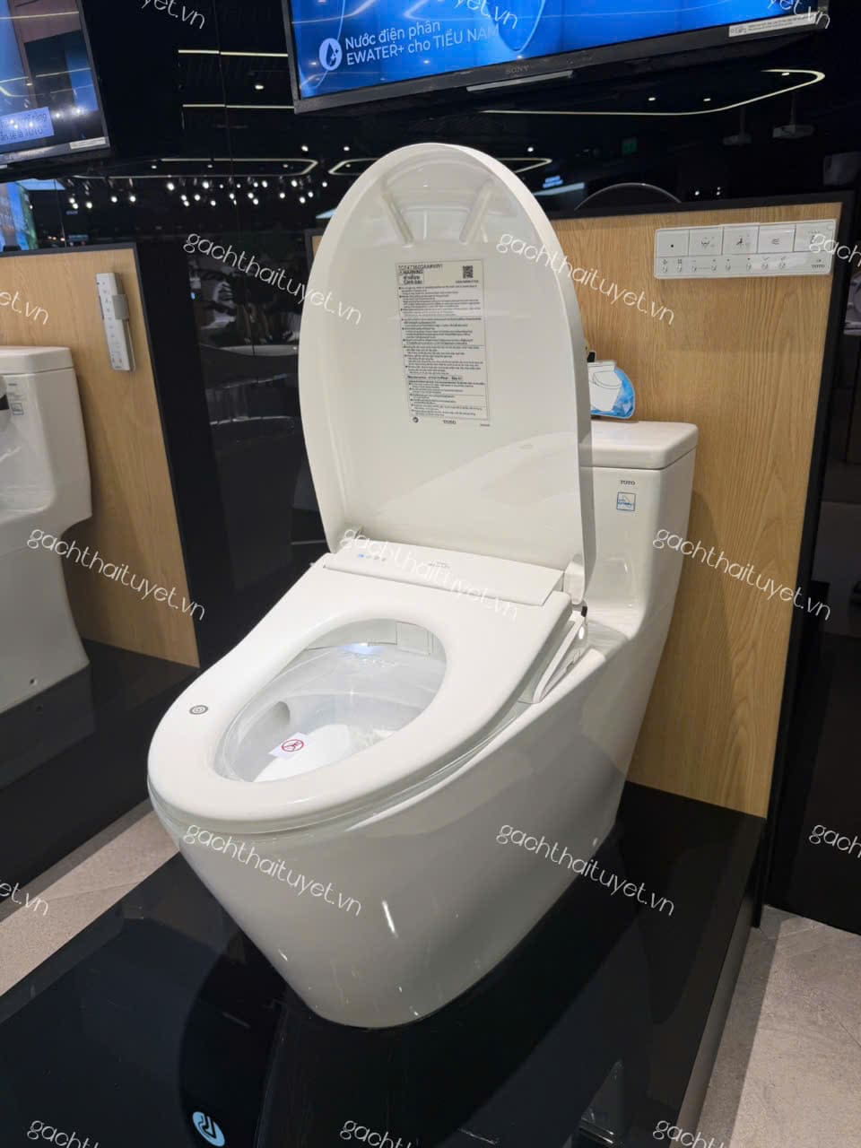 Bàn cầu một khối nắp điện tử ToTo mã MS885CDW24